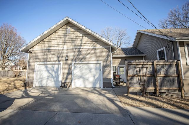 1319 E Monroe Street, Springfield, MO 65804