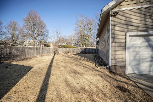1319 E Monroe Street, Springfield, MO 65804