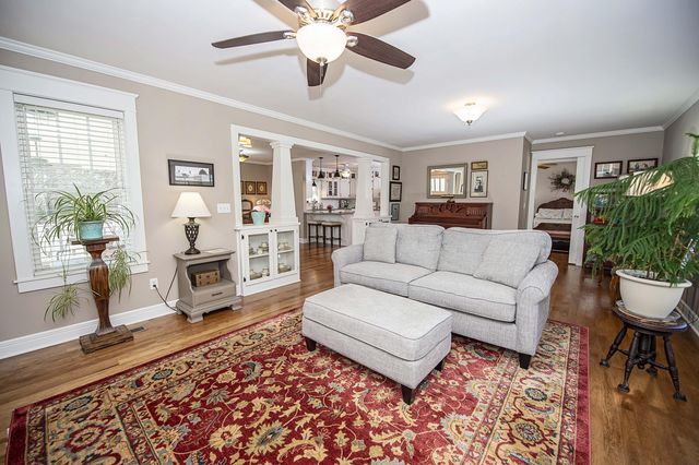 1319 E Monroe Street, Springfield, MO 65804