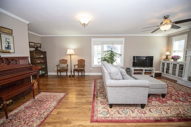 1319 E Monroe Street, Springfield, MO 65804