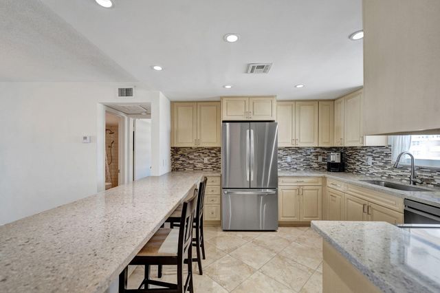 1051 HILLSBORO MILE 906E, Hillsboro Beach, FL 33062