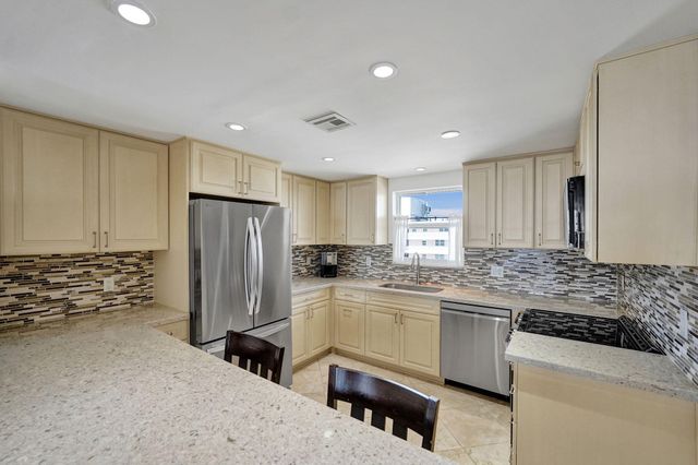 1051 HILLSBORO MILE 906E, Hillsboro Beach, FL 33062