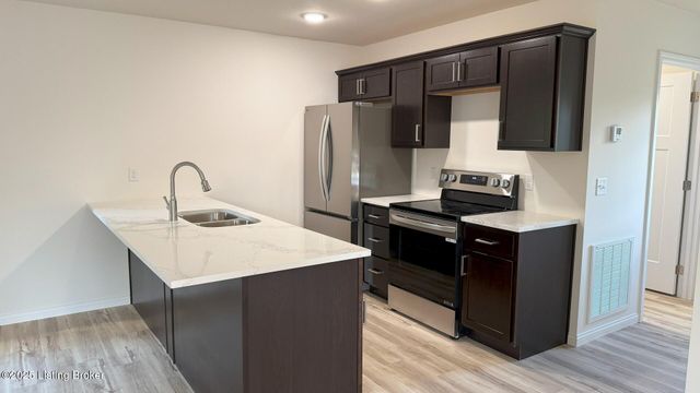 1608 Parkview Dr, Leitchfield, KY 42754