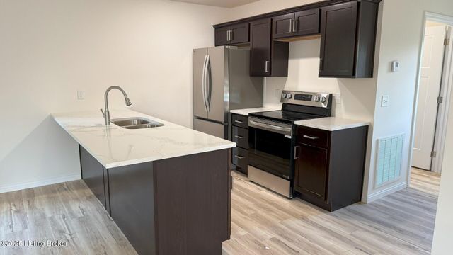 1608 Parkview Dr, Leitchfield, KY 42754