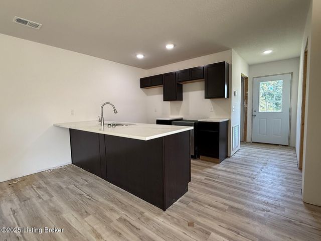 1608 Parkview Dr, Leitchfield, KY 42754