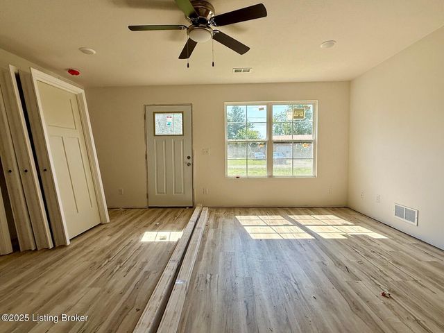 1608 Parkview Dr, Leitchfield, KY 42754