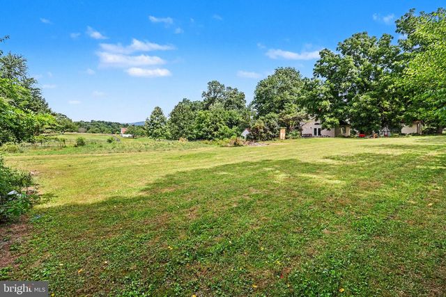 850 MYERSTOWN RD, Gardners, PA 17324