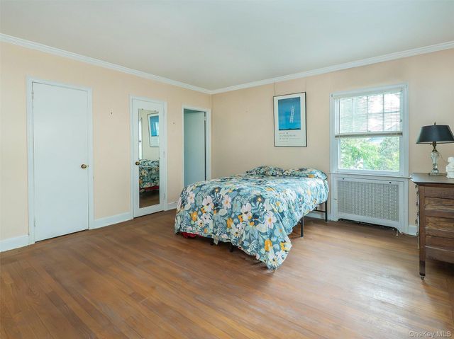 87 Robinson Avenue, Glen Cove, NY 11542