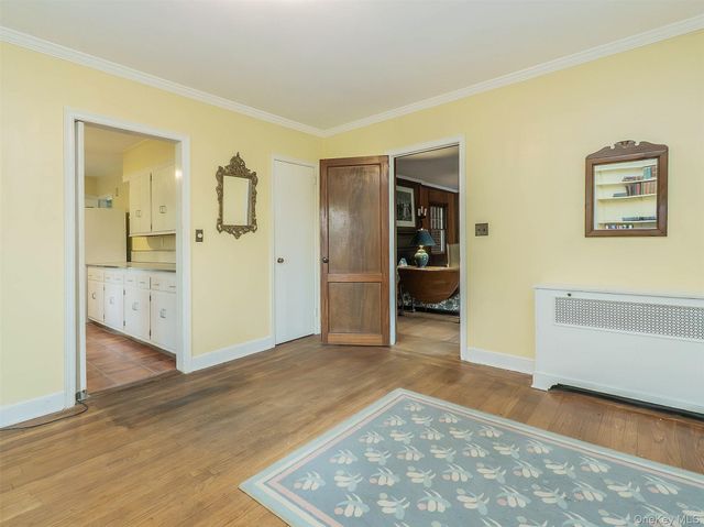 87 Robinson Avenue, Glen Cove, NY 11542