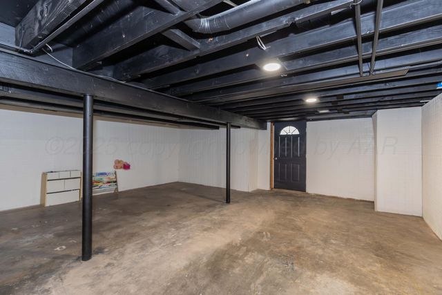 821 S Fifth Street, Canadian, TX 79014