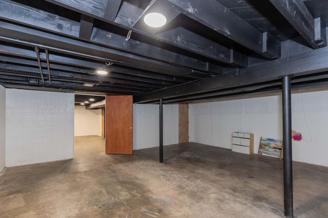 821 S Fifth Street, Canadian, TX 79014