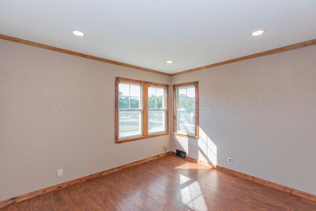 821 S Fifth Street, Canadian, TX 79014