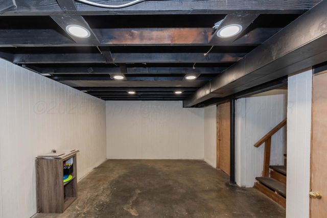 821 S Fifth Street, Canadian, TX 79014