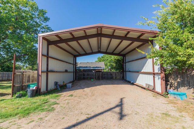 821 S Fifth Street, Canadian, TX 79014