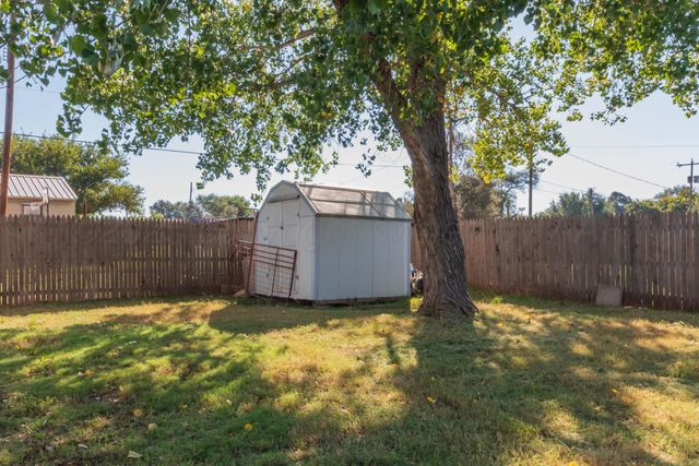 821 S Fifth Street, Canadian, TX 79014