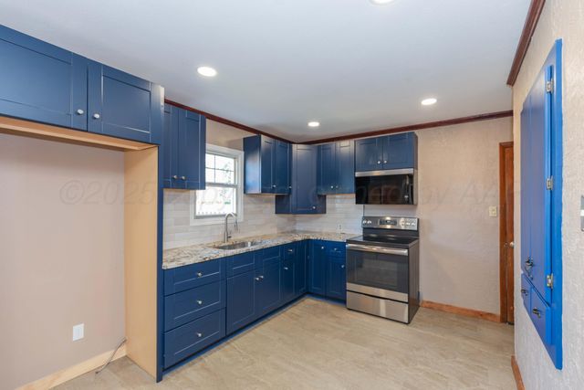 821 S Fifth Street, Canadian, TX 79014