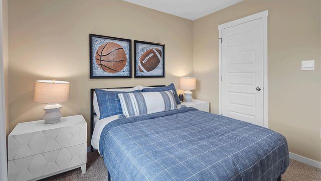 475 Cressmoor Boulevard, Hobart, IN 46342