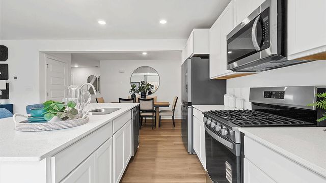 475 Cressmoor Boulevard, Hobart, IN 46342