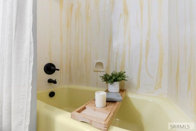 2659 Laguna Drive, Idaho Falls, ID 83404