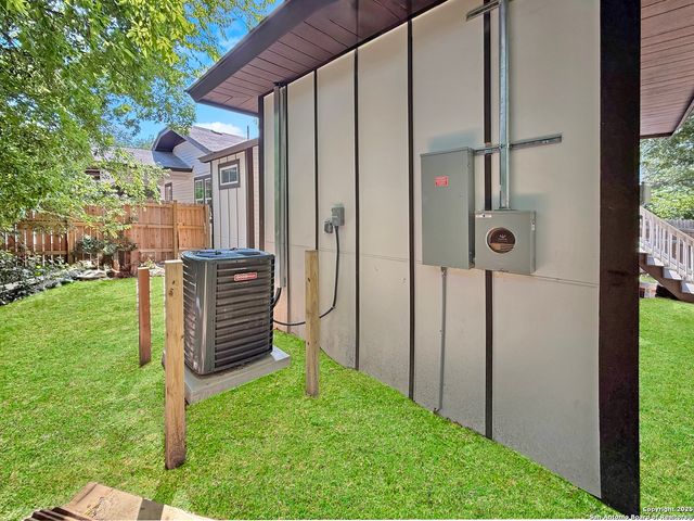 419 W Huisache, San Antonio, TX 78212