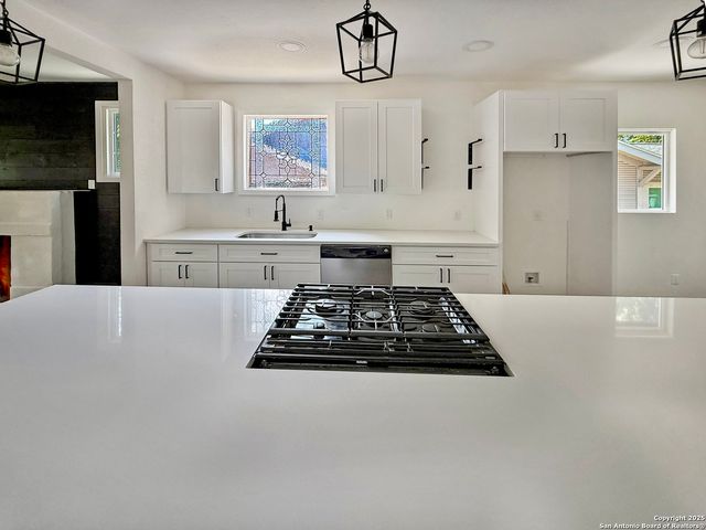 419 W Huisache, San Antonio, TX 78212