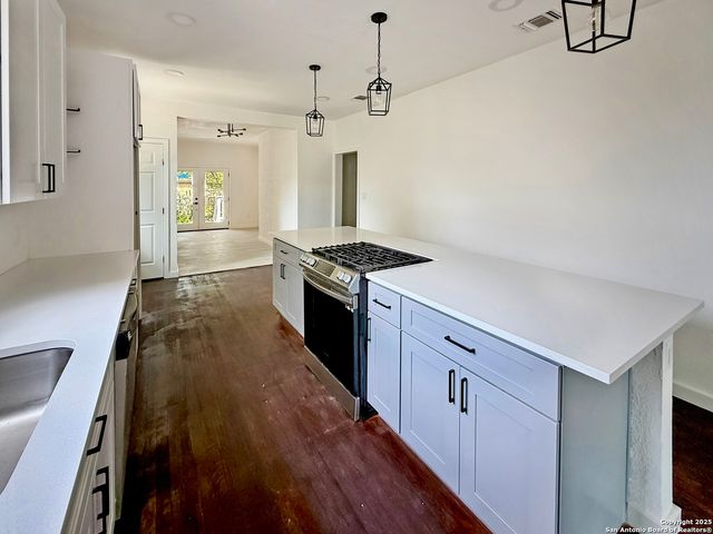 419 W Huisache, San Antonio, TX 78212