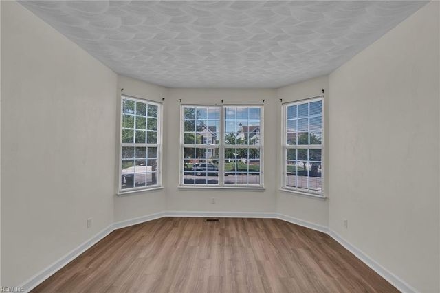1932 Spain LN, Virginia Beach, VA 23464