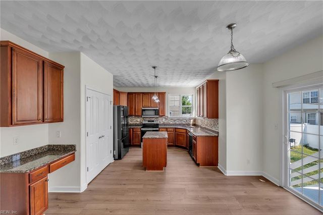 1932 Spain LN, Virginia Beach, VA 23464