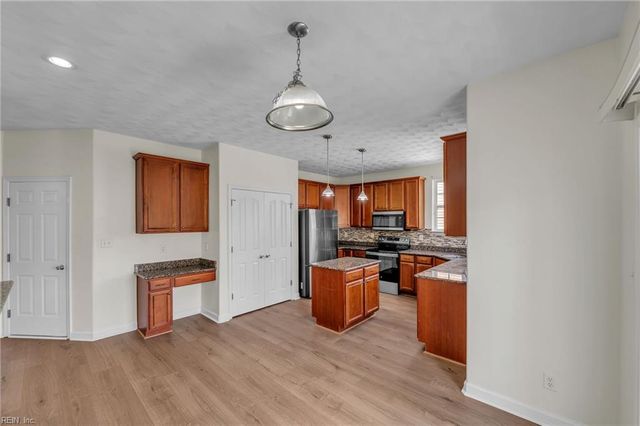 1932 Spain LN, Virginia Beach, VA 23464