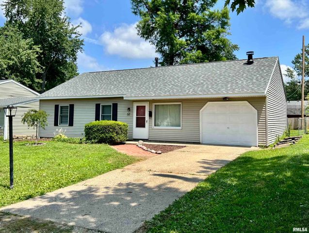 58 CHURCHILL Drive, Chatham, IL 62629