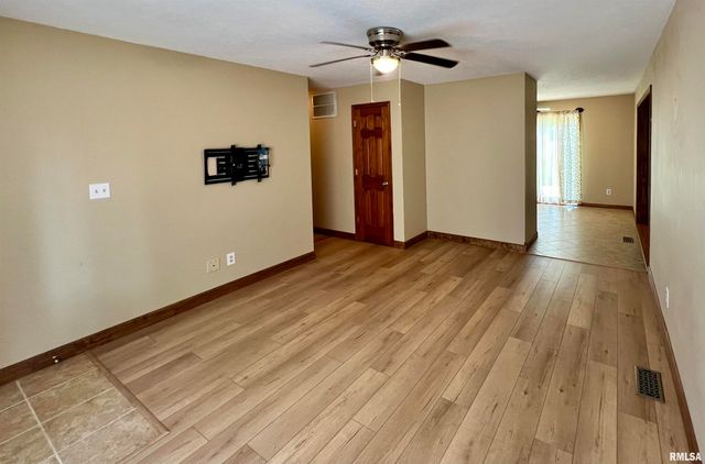 58 CHURCHILL Drive, Chatham, IL 62629
