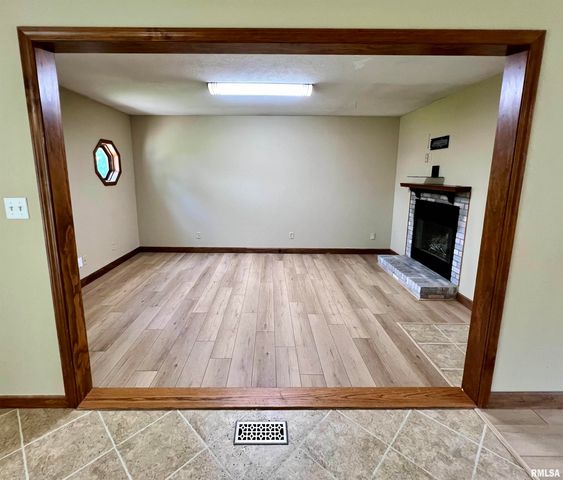 58 CHURCHILL Drive, Chatham, IL 62629