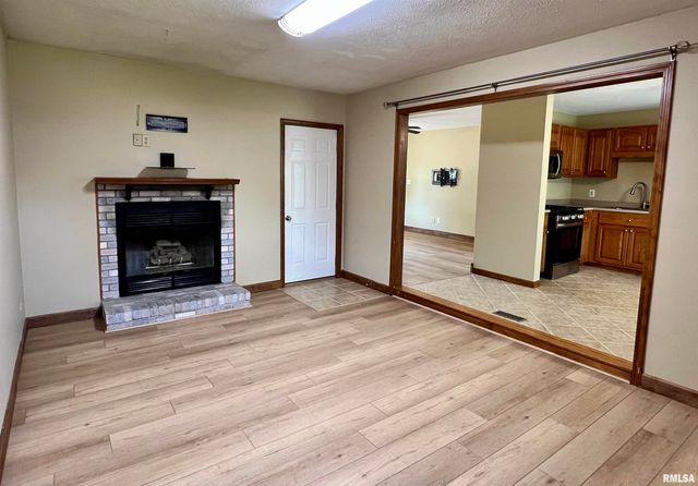 58 CHURCHILL Drive, Chatham, IL 62629