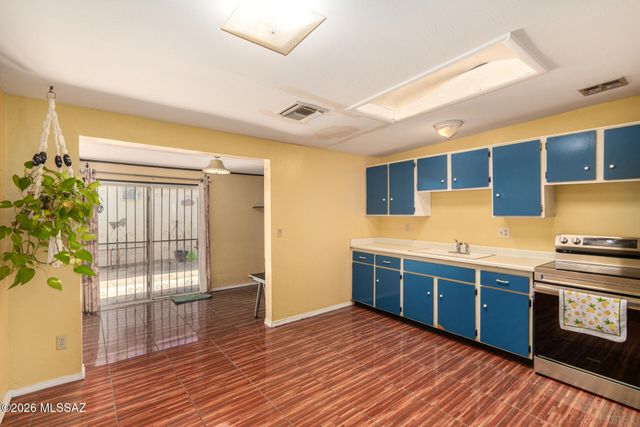 4163 S Queen Palm Drive, Tucson, AZ 85730