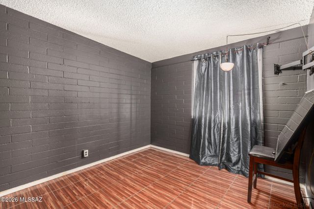 4163 S Queen Palm Drive, Tucson, AZ 85730