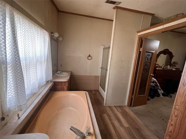 304 S Lafayette Street, Campbell, TX 75422