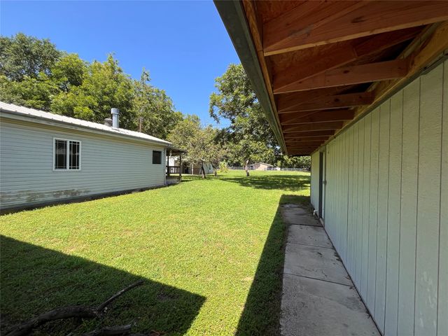 304 S Lafayette Street, Campbell, TX 75422
