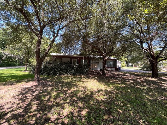 304 S Lafayette Street, Campbell, TX 75422