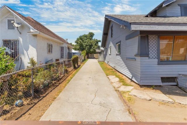 1253 E 46th, Los Angeles, CA 90011