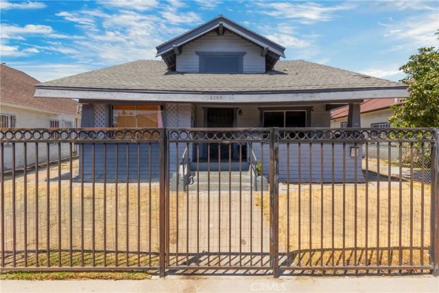 1253 E 46th, Los Angeles, CA 90011