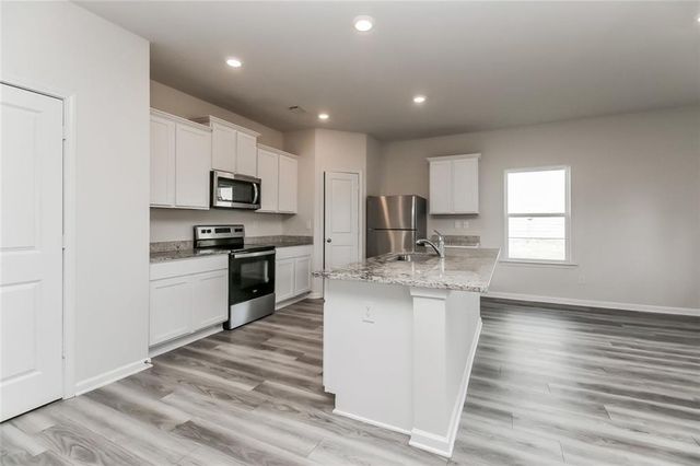 160 Avondale Boulevard, Conyers, GA 30013