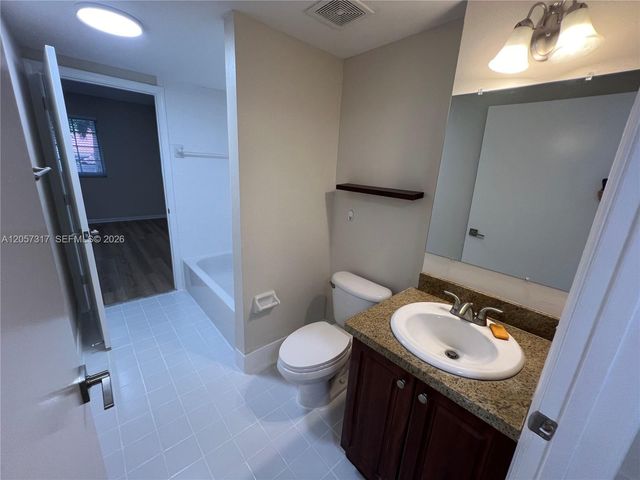 3261 Sabal Palm Manor 202, Davie, FL 33024