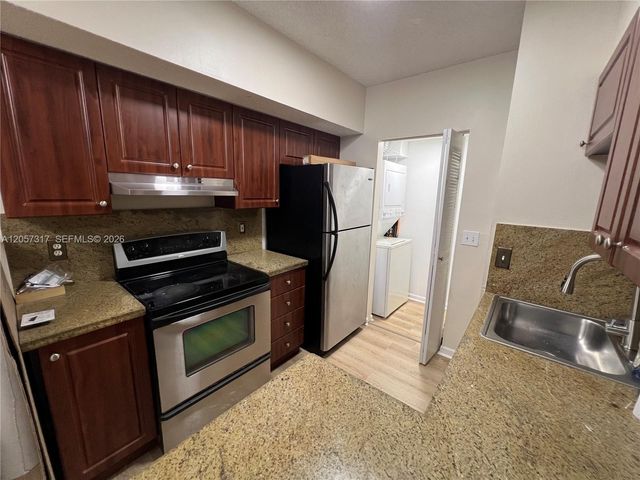 3261 Sabal Palm Manor 202, Davie, FL 33024