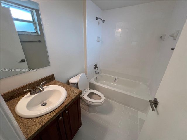 3261 Sabal Palm Manor 202, Davie, FL 33024