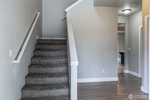 917 NE Burton Ray Street NE, Lacey, WA 98516