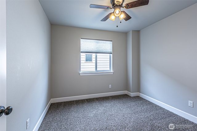 917 NE Burton Ray Street NE, Lacey, WA 98516