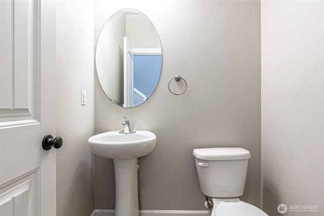 917 NE Burton Ray Street NE, Lacey, WA 98516