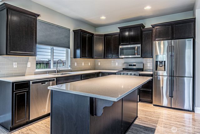 917 NE Burton Ray Street NE, Lacey, WA 98516