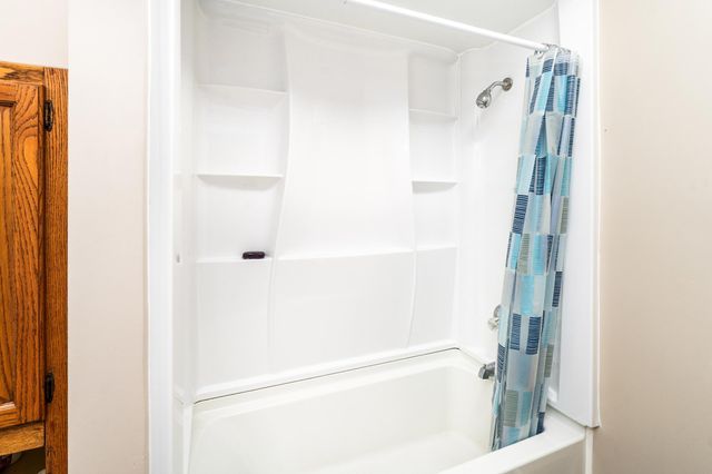 706 E 11th Street, Duluth, MN 55805