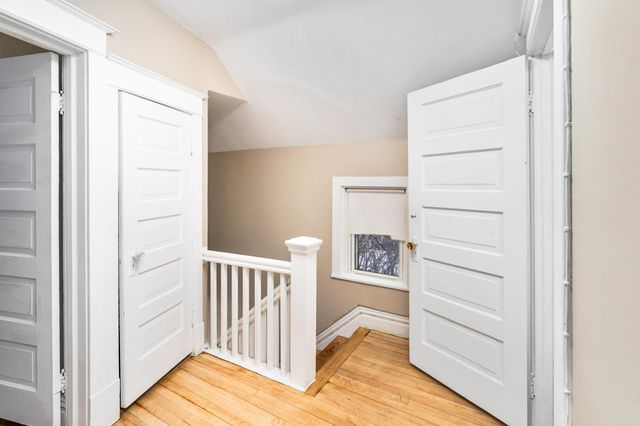 706 E 11th Street, Duluth, MN 55805